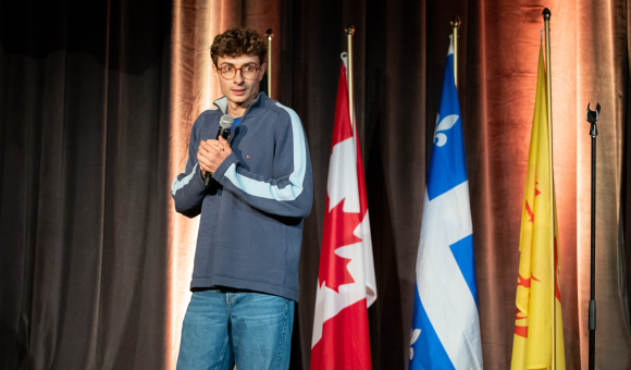 © Frédéric Lavoie Photographe L'humoriste belge Leonardo de Hemptinne
